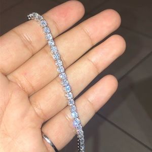 Tennis bracelet